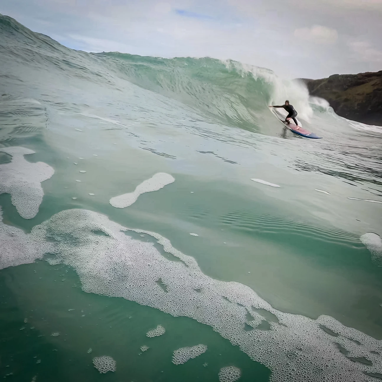 GUN Rob was practising on his custard point new gun! Someone is planning on charging!!! Surfer: @robfowly