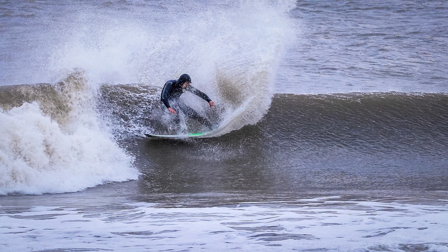 TORQUE Classic style of Jordy, the torque he can generate with those long limbs is surreal! Surfer: @jordycodreed