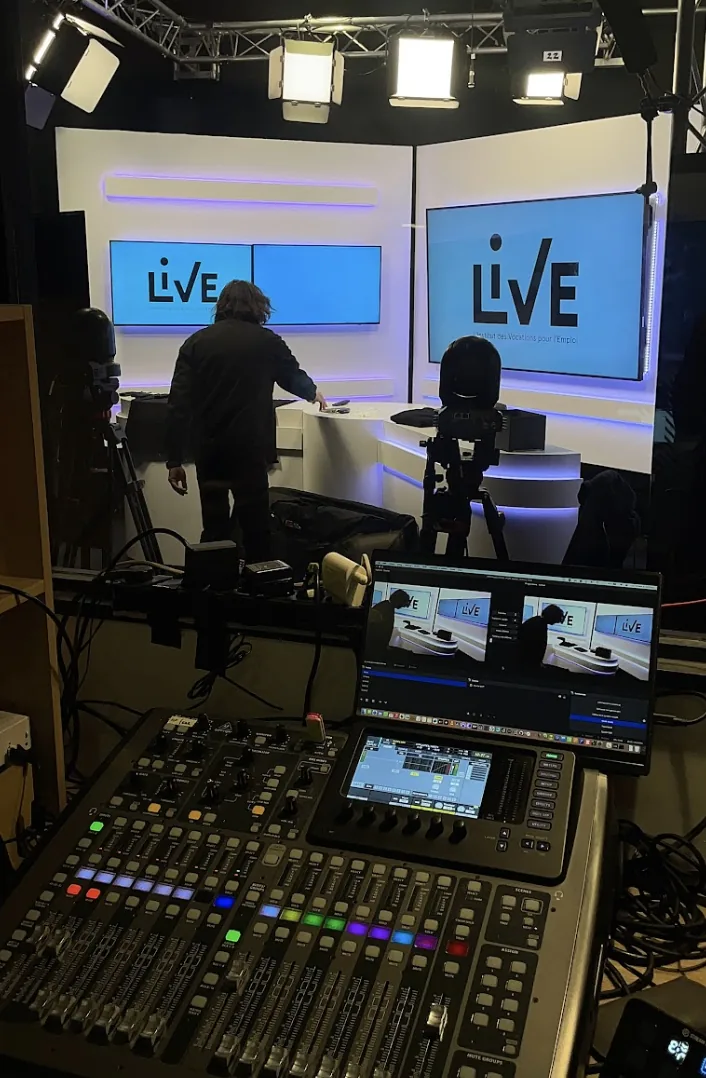  Emission studio live pour l'association de la première dame de France Madame Brigitte Macron à Paris