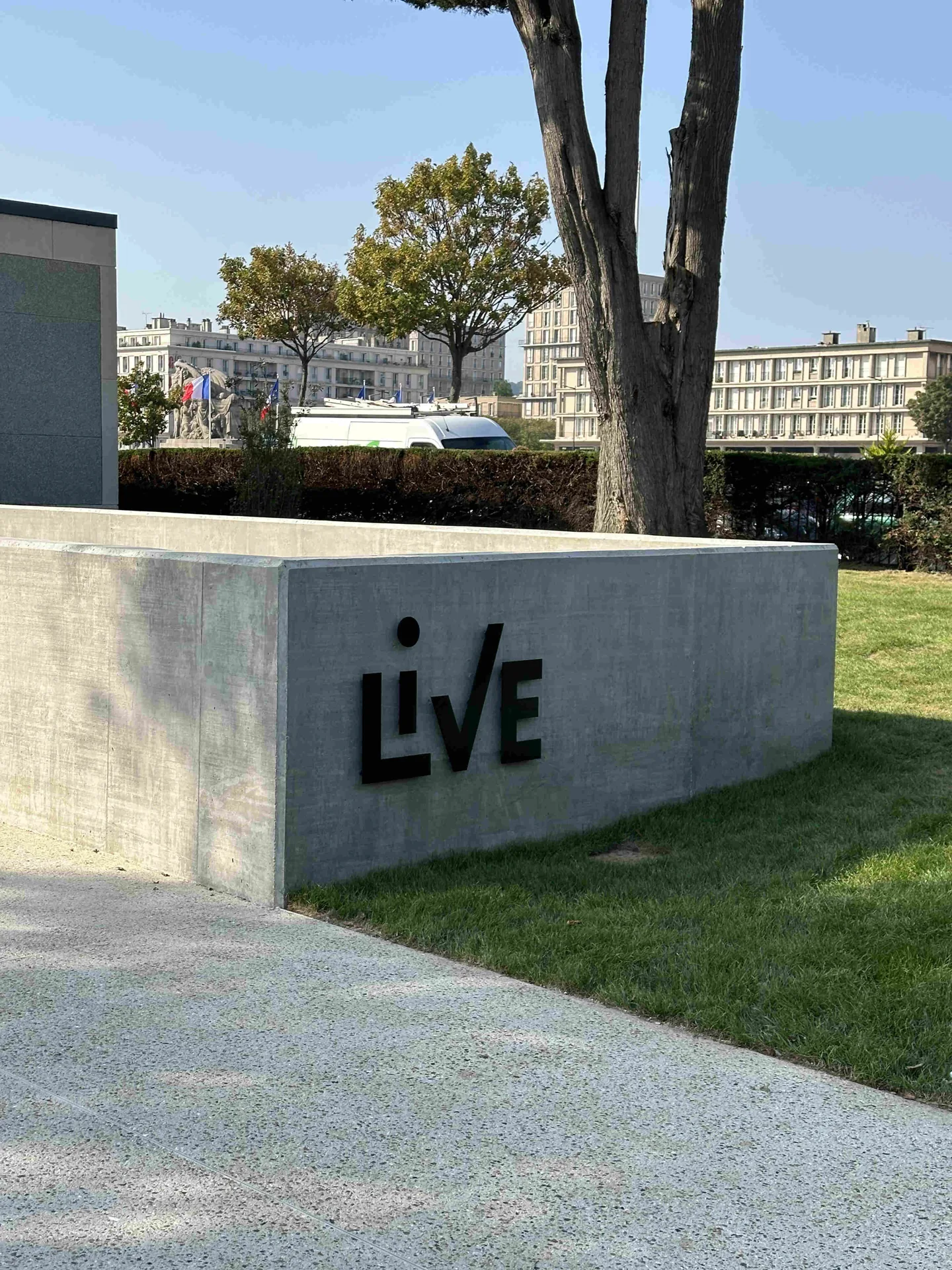 Inauguration du campus LIVE au Havre avec Bernard Arnault et Brigitte Macron, organisée par H.stories.