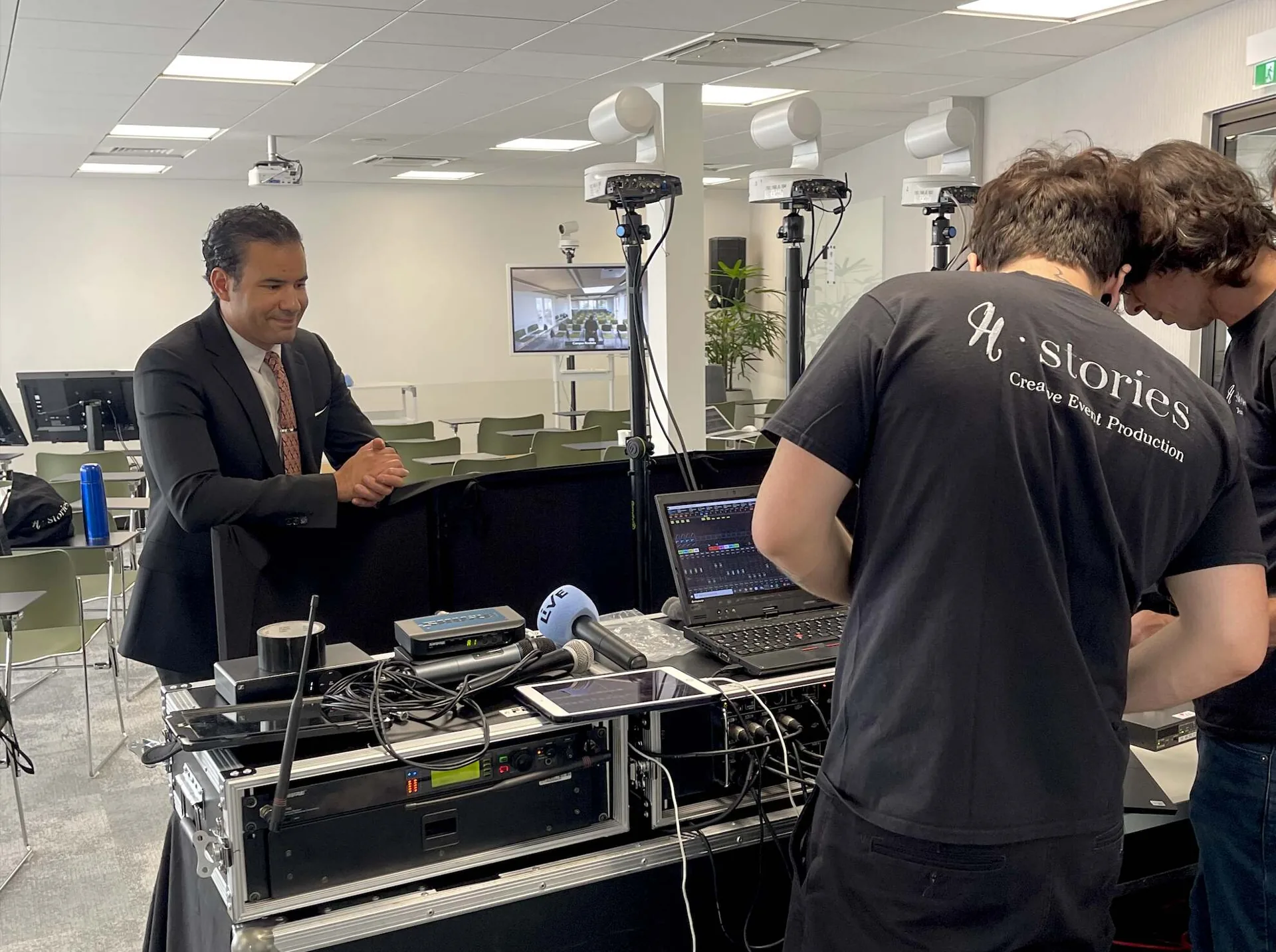 Live Streaming avec Emmanuel Macron à Paris, organisé par H.stories.