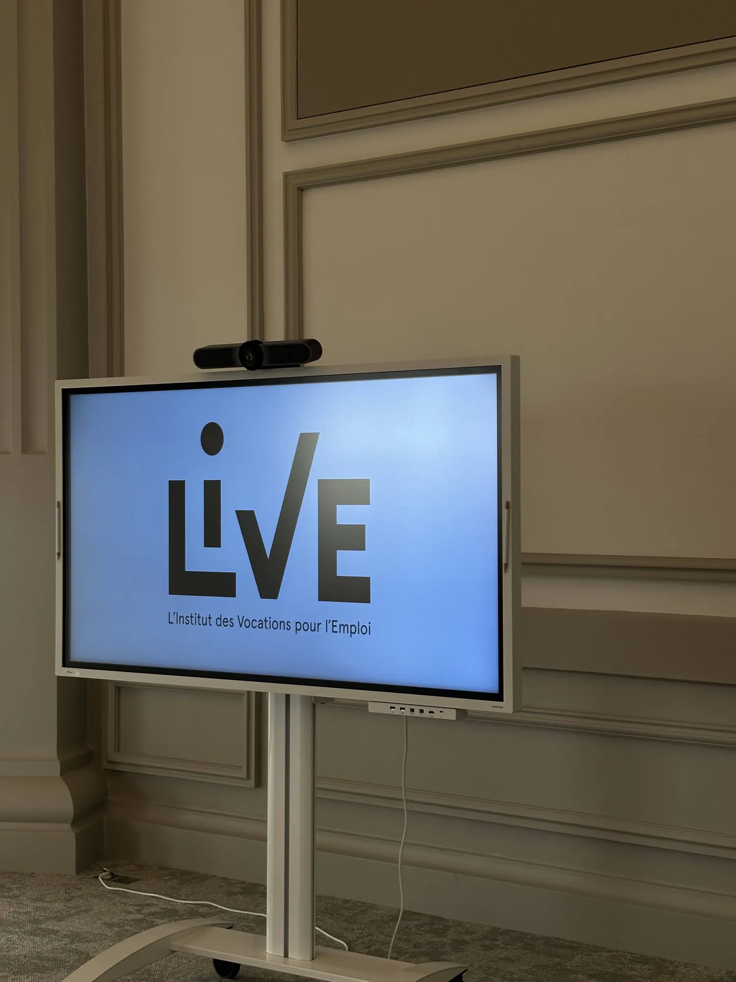 Inauguration du campus LIVE à Reims avec Bernard Arnault et Brigitte Macron, organisée par H.stories.