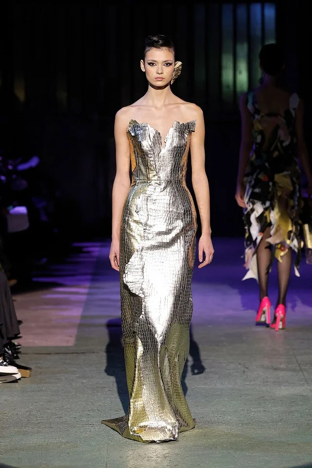 Défilé signature Paris Fashion Week 2026 produit p
