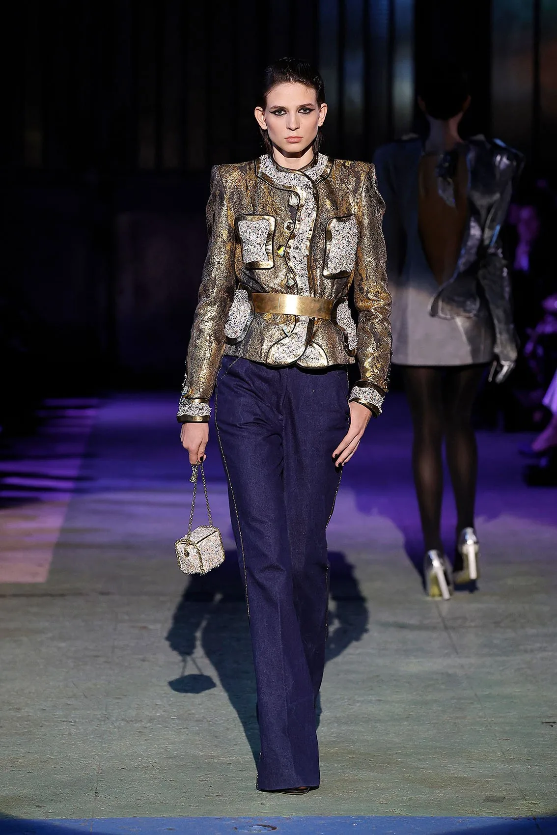 Défilé Haute Couture SS24 de Ronald van der Kemp à Paris, conçu par H.stories au Consulat Voltaire.