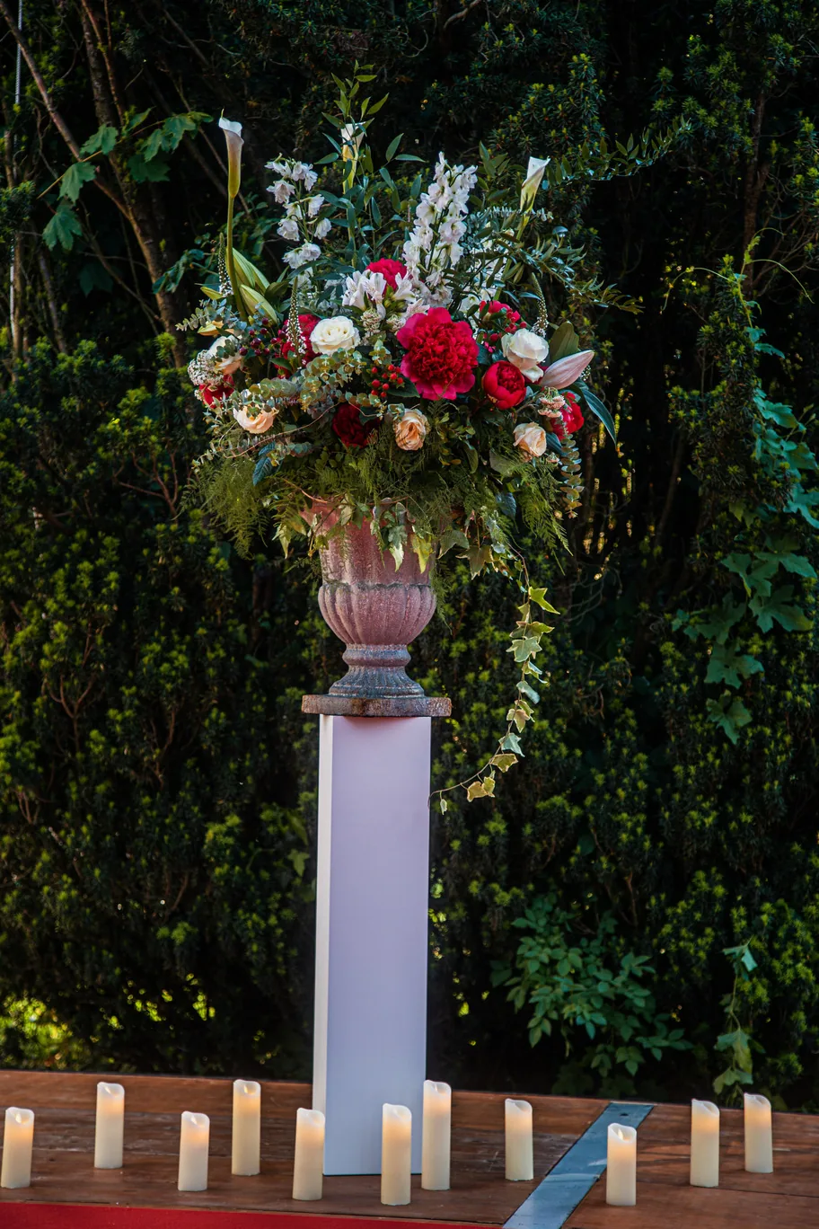 Scénographie florale du défilé Jeune Talent RSE LVMH 2023 par H.stories au domaine de Formigé.