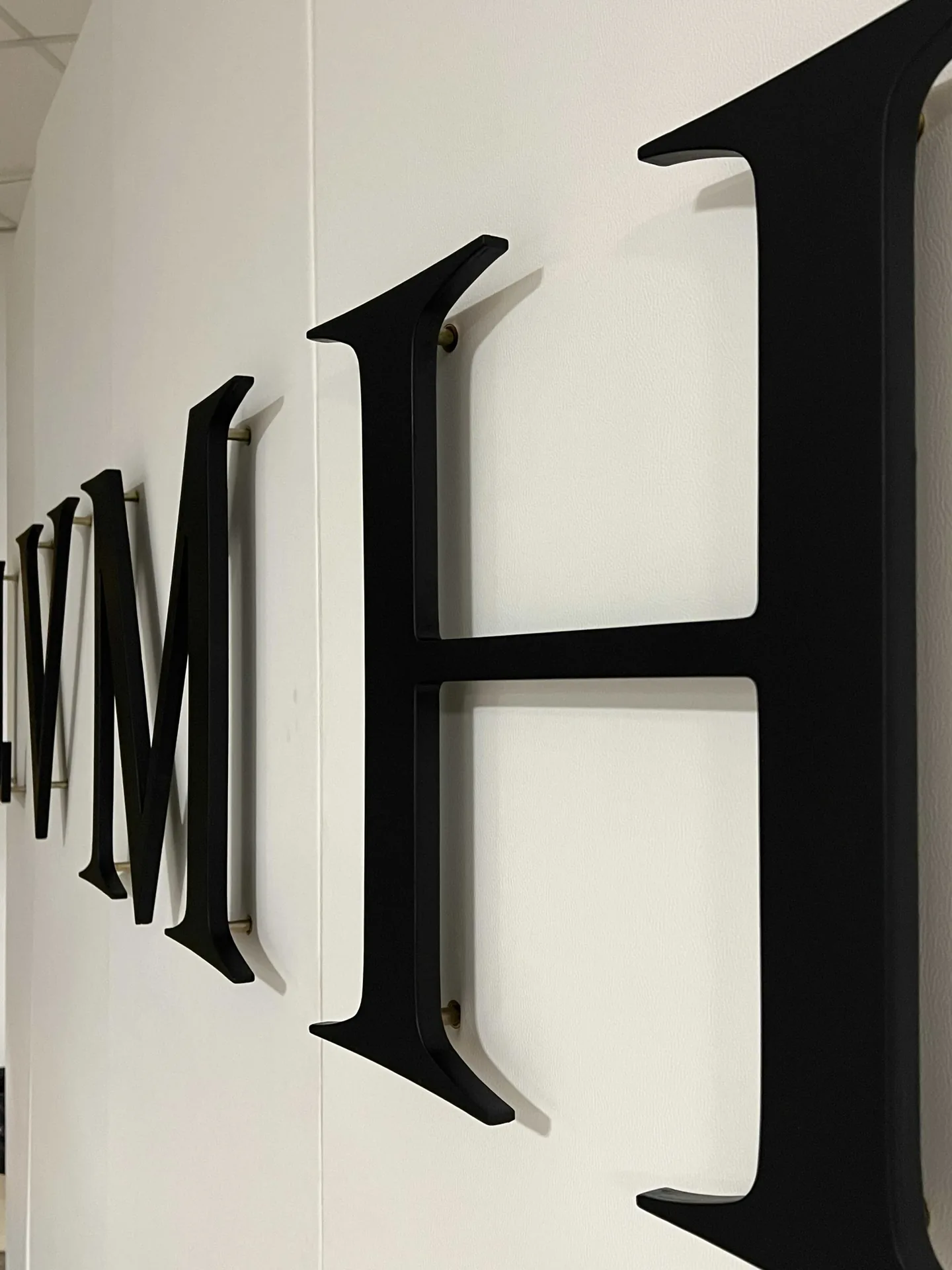 Élèves participant au stage RSE de LVMH dans un environnement écoresponsable conçu par H.stories.