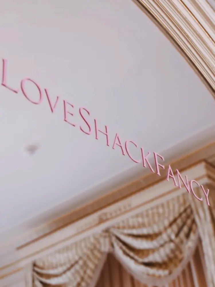 Photo de la soirée Loveshackfancy Ritz Cocktail Party à la Fashion Week de Paris, organisée par H.stories.