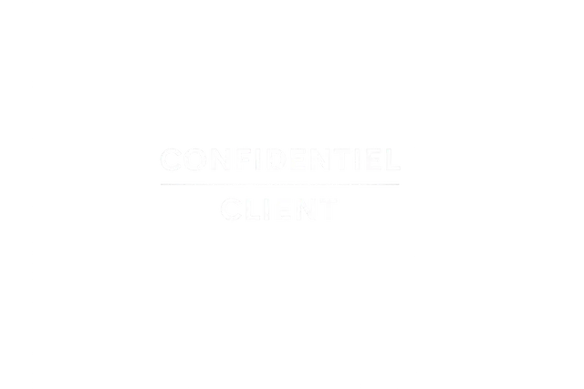 Texte blanc « CONFIDENTIEL CLIENT » sur fond noir, séparé par une ligne horizontale