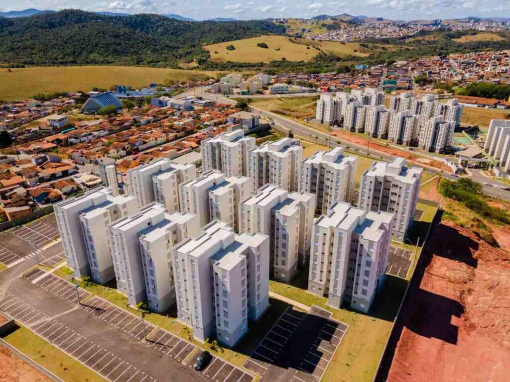 prédios representando como é morar em Pouso Alegre