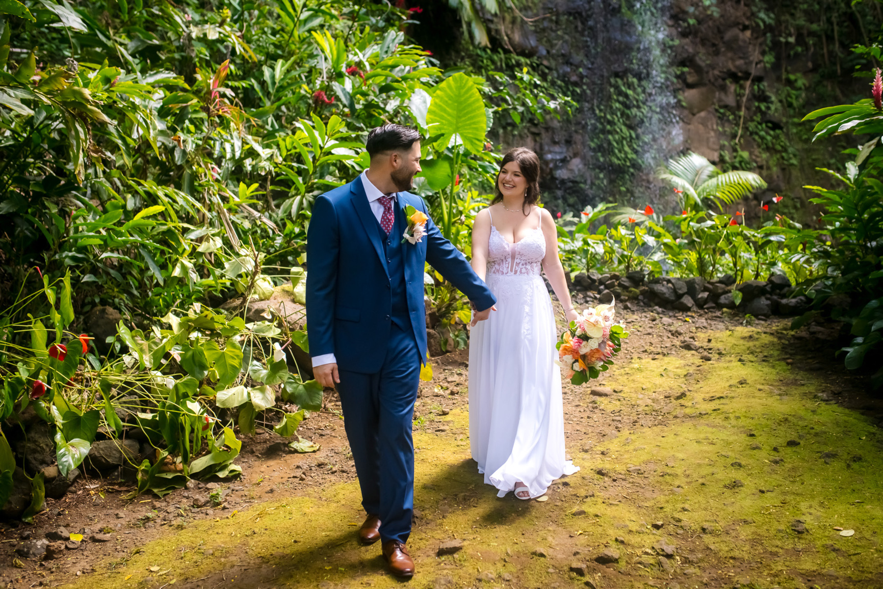 kauai wedding planner waterfall wedding