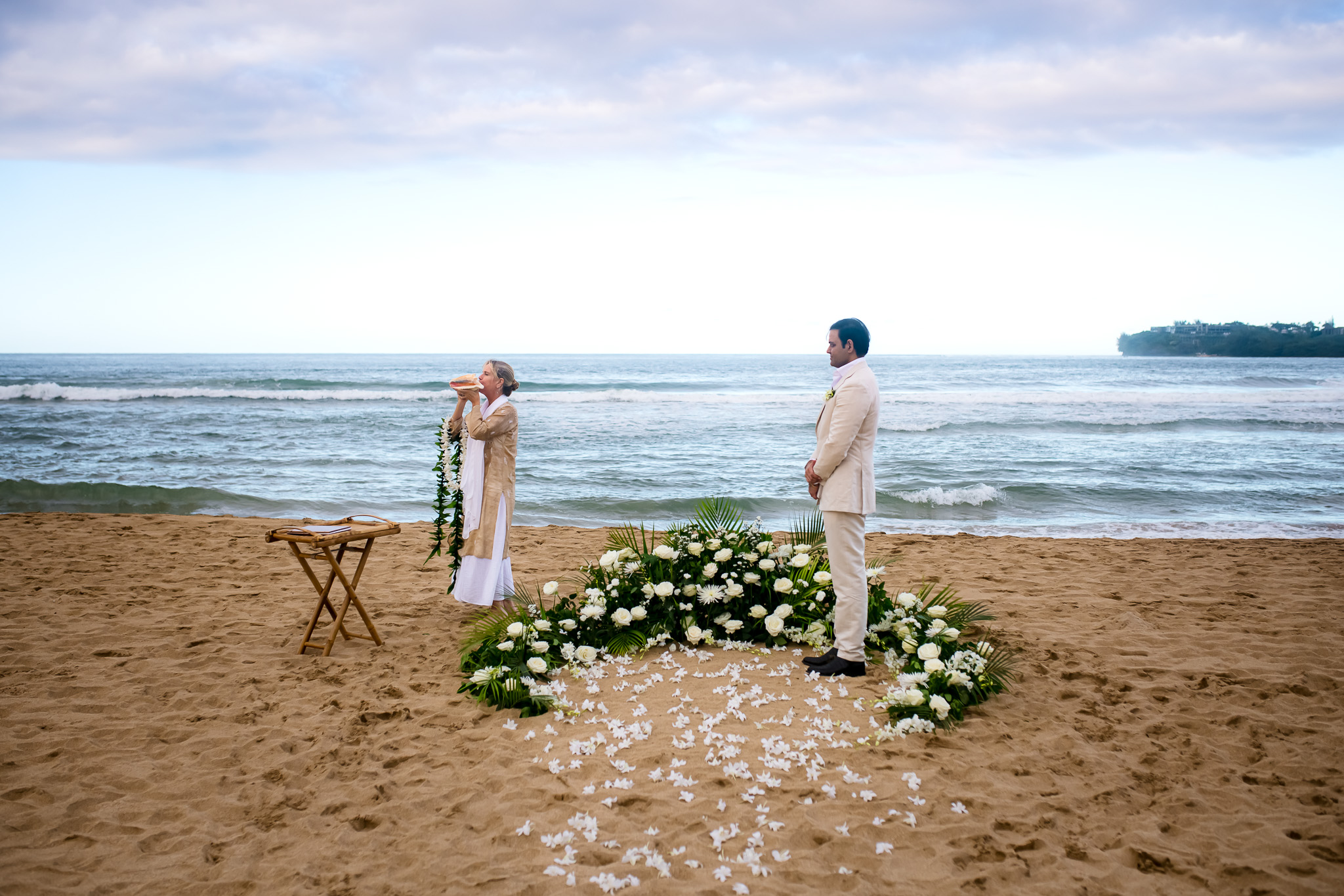kauai wedding flower circle