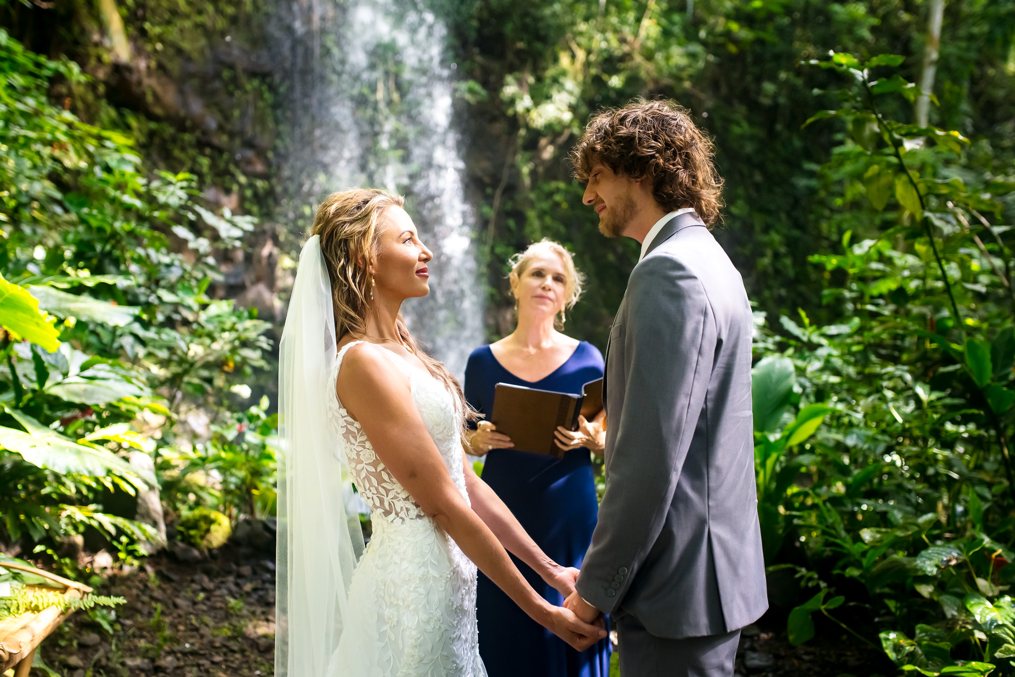 wedding officiant elopement on kauai