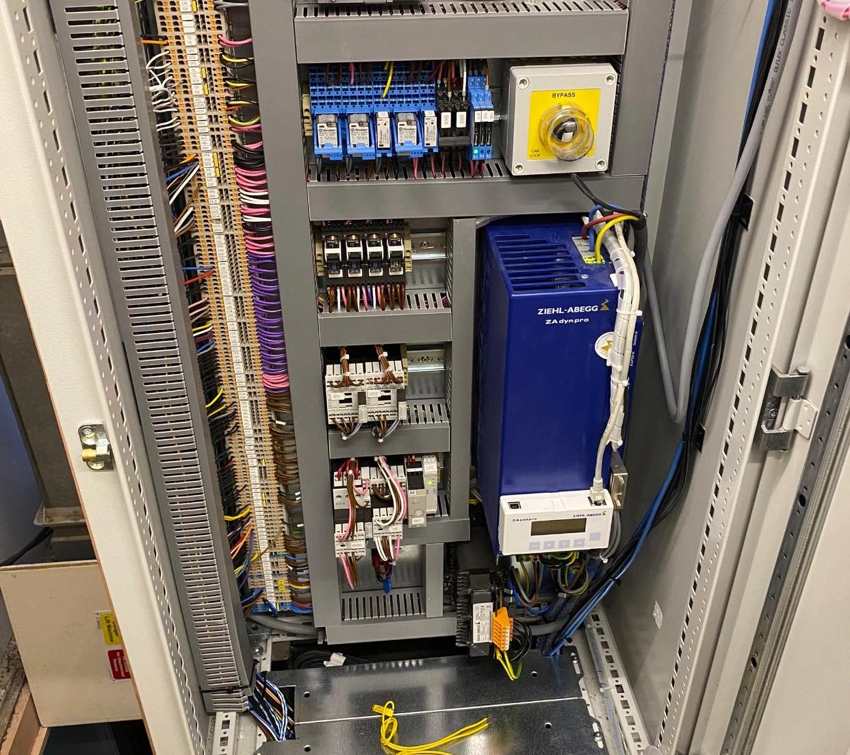 Lift repairs and breakdown response in commercial building 