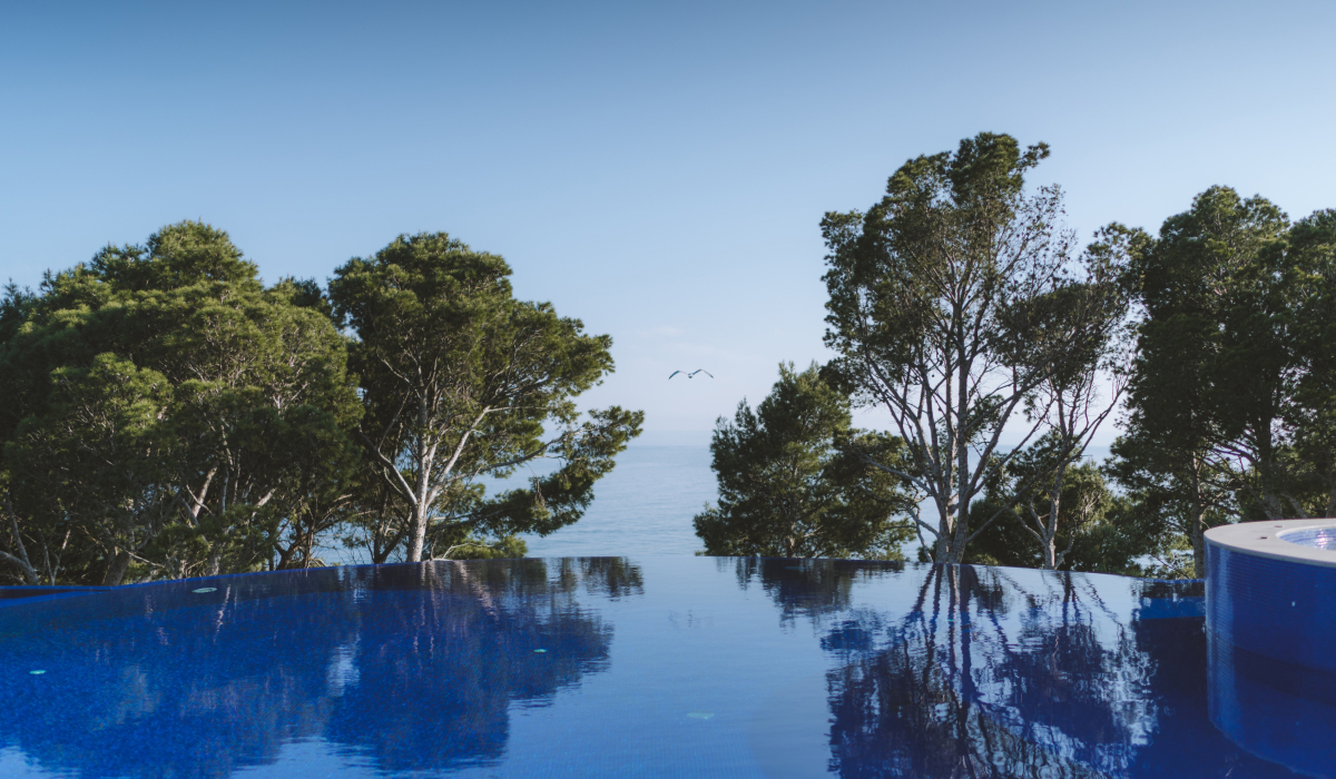 Infinity pool