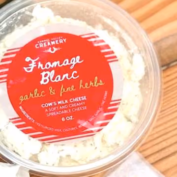 Carmel Valley Fromage blanc Garlic & Herbs (cow) is a soft and creamy - almost buttery - spreadable cheese.
