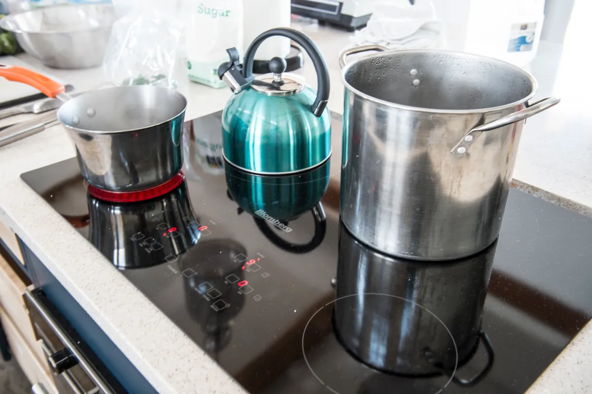 Bronx residents got rid of their gas stoves. Their air quality markedly improved.