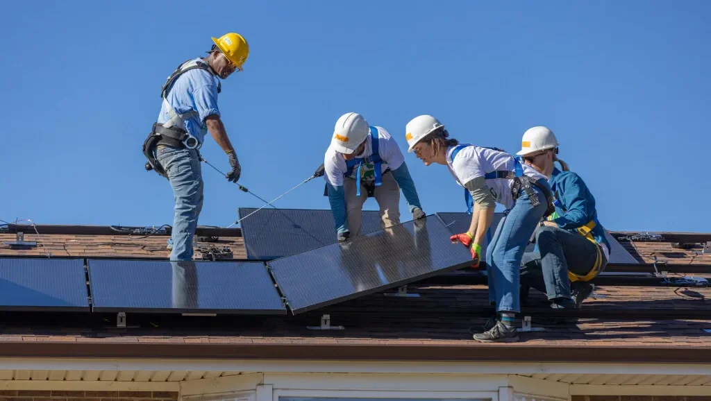 Commentary: The benefits of virtual power plants and solar in low-income communities