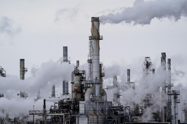 The Role of Hydrogen in Oil Refining: A Transition to Green Processes