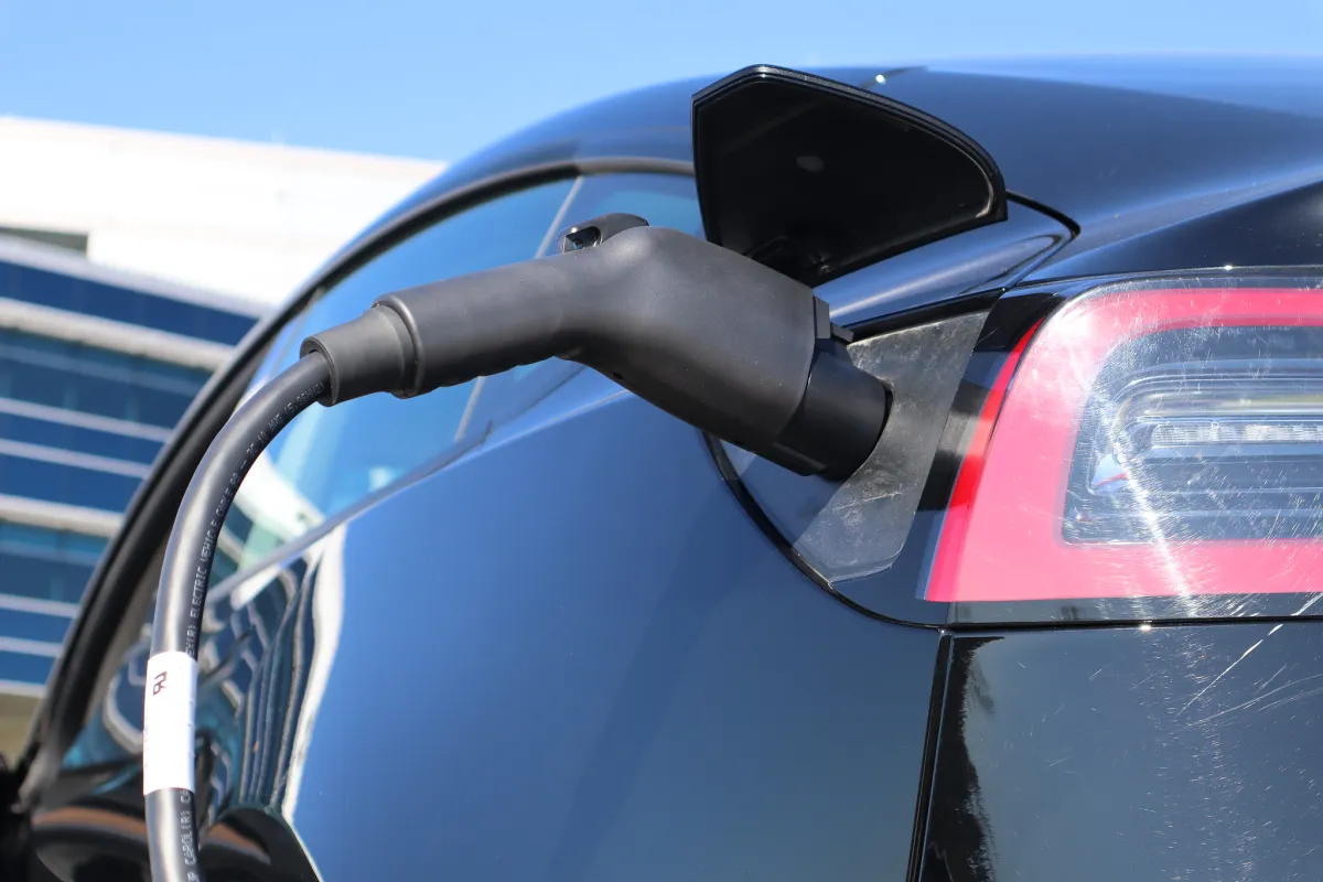 Will Kansas battery plant lift or swallow nearby neighborhood?