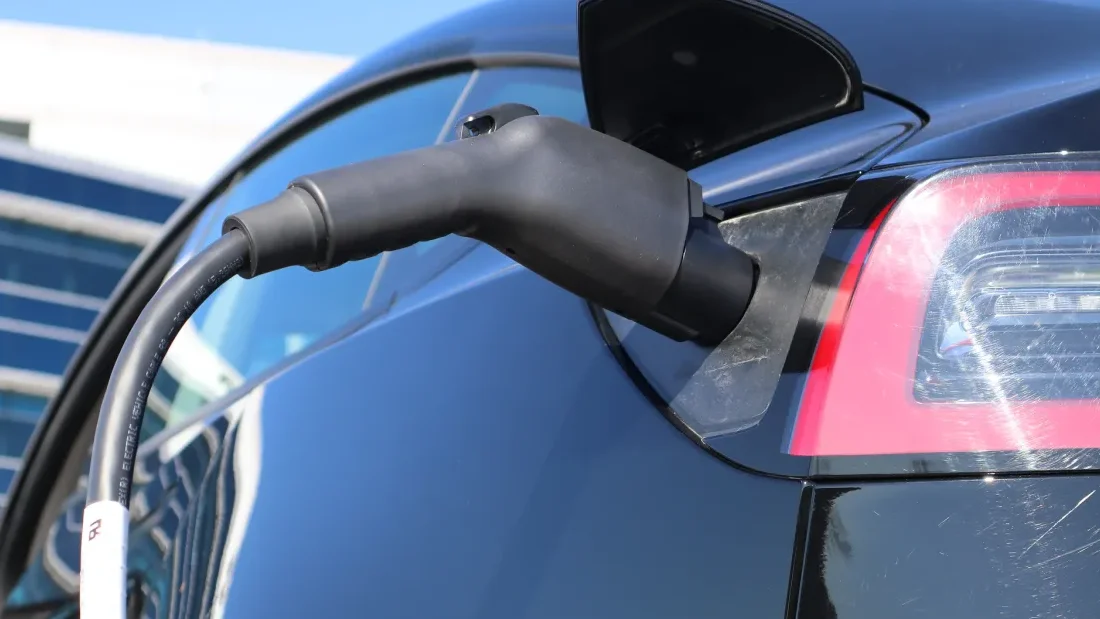 Will Kansas battery plant lift or swallow nearby neighborhood?