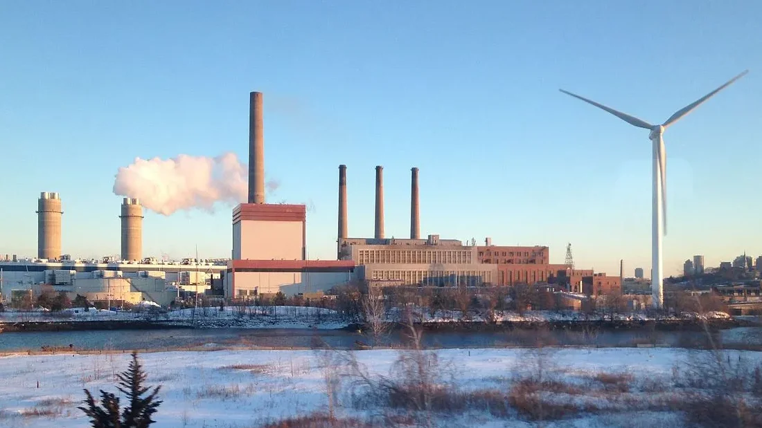 Colorado looks to cut ozone by pausing drilling, restricting driving