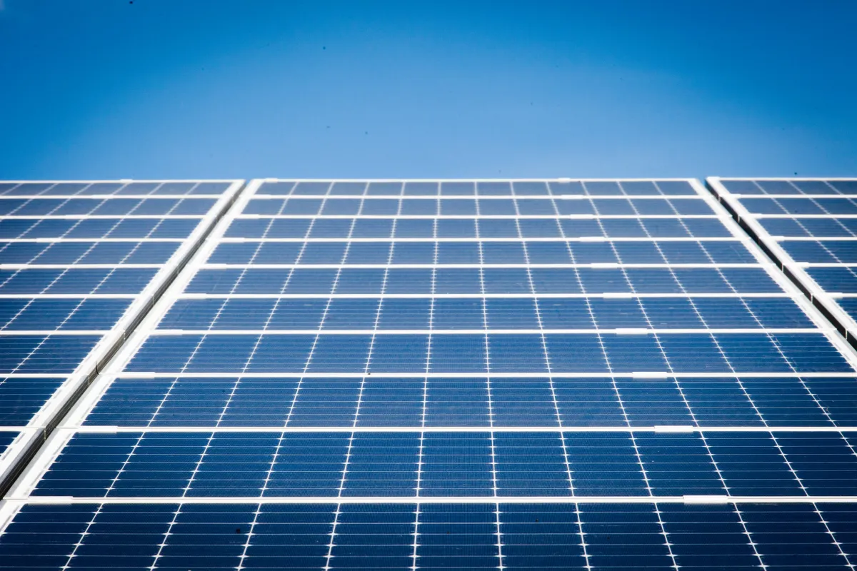 Illinois gives $1.6 million boost to justice-focused community solar projects