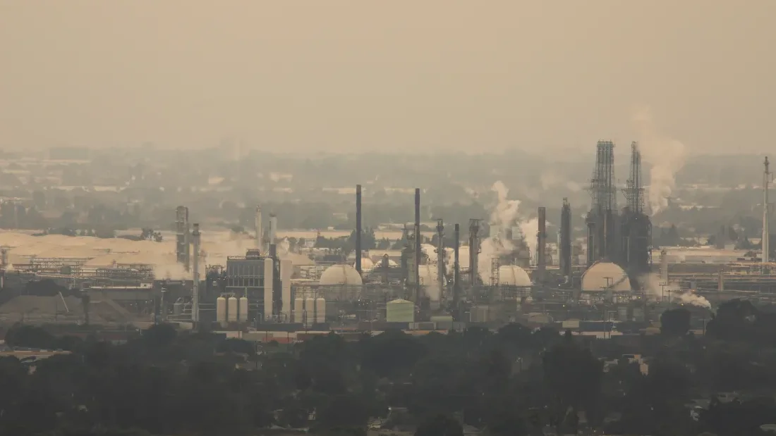 Regulators: Colorado refinery continues to violate pollution laws