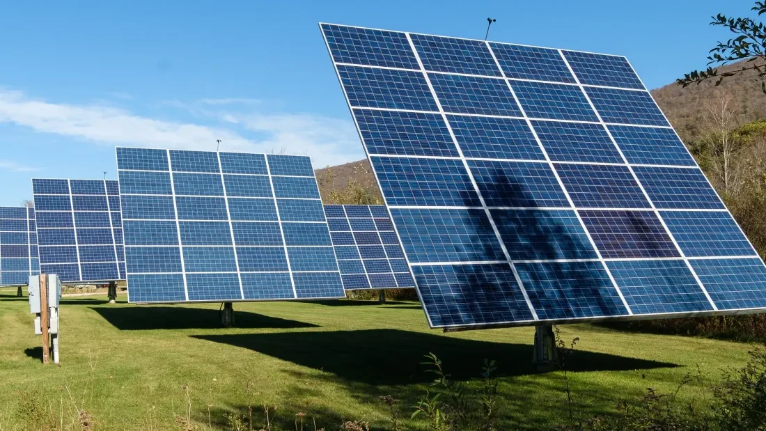 Survey: Texas wind and solar workers face heat, racial pay disparities