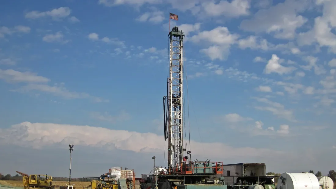 States say federal laws are slowing cleanup of oil & gas wells