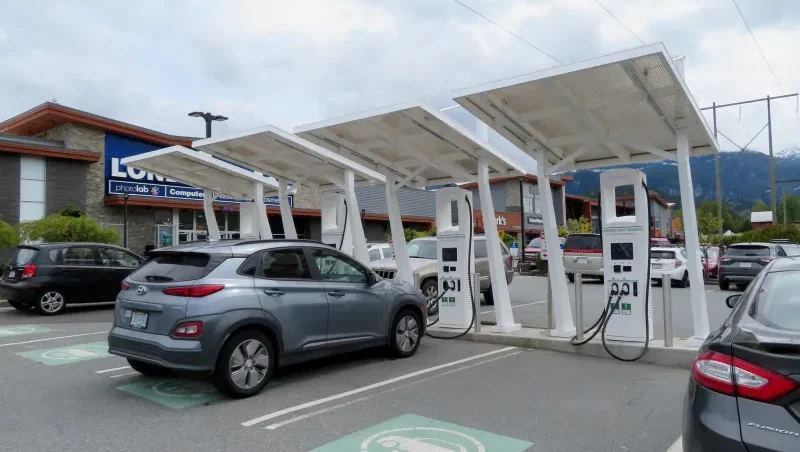 What EV chargers can learn from gas stations and airport lounges