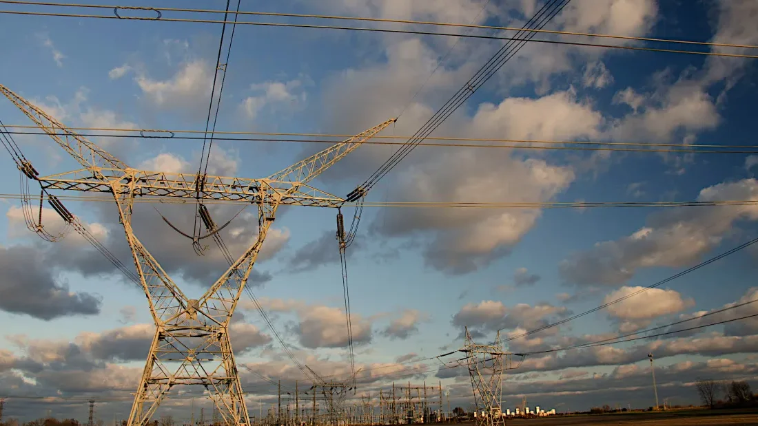 Commentary: To keep the lights on, the Midwest needs an ‘all of the above’ power grid