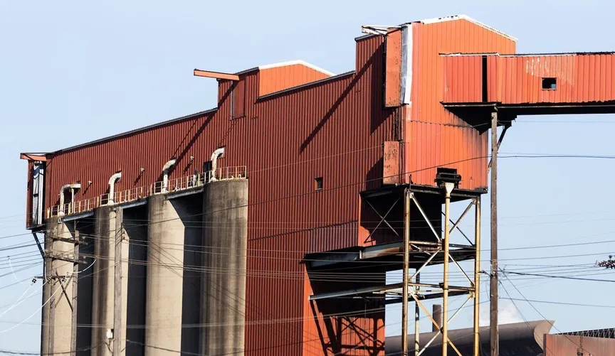 Major US steel company backs away from plan to make green steel