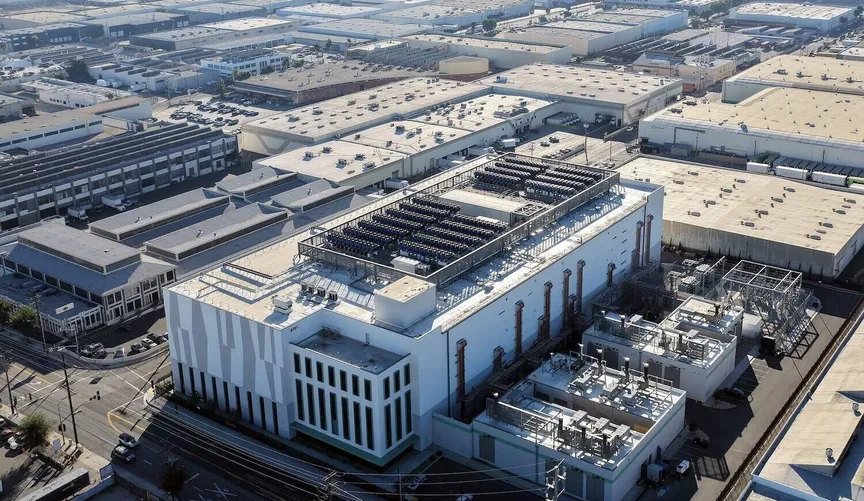 In a first, a data center is using a big battery to get online faster