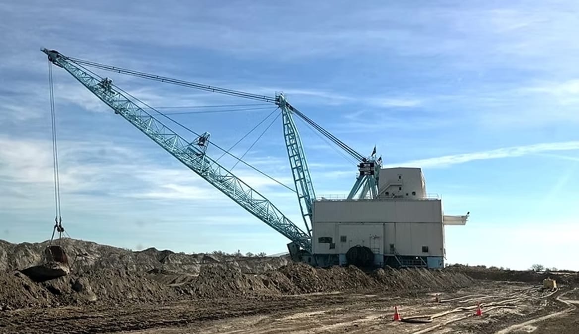 Mining site with hoisting equipment