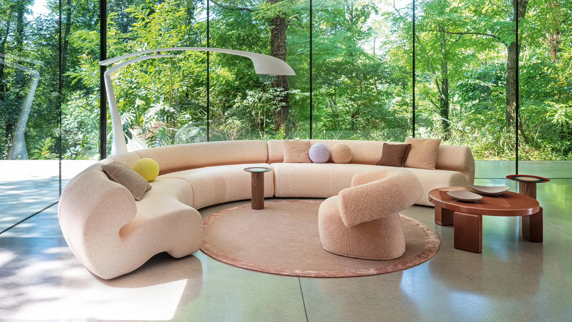 Een interieur met meubelen van Calligaris.