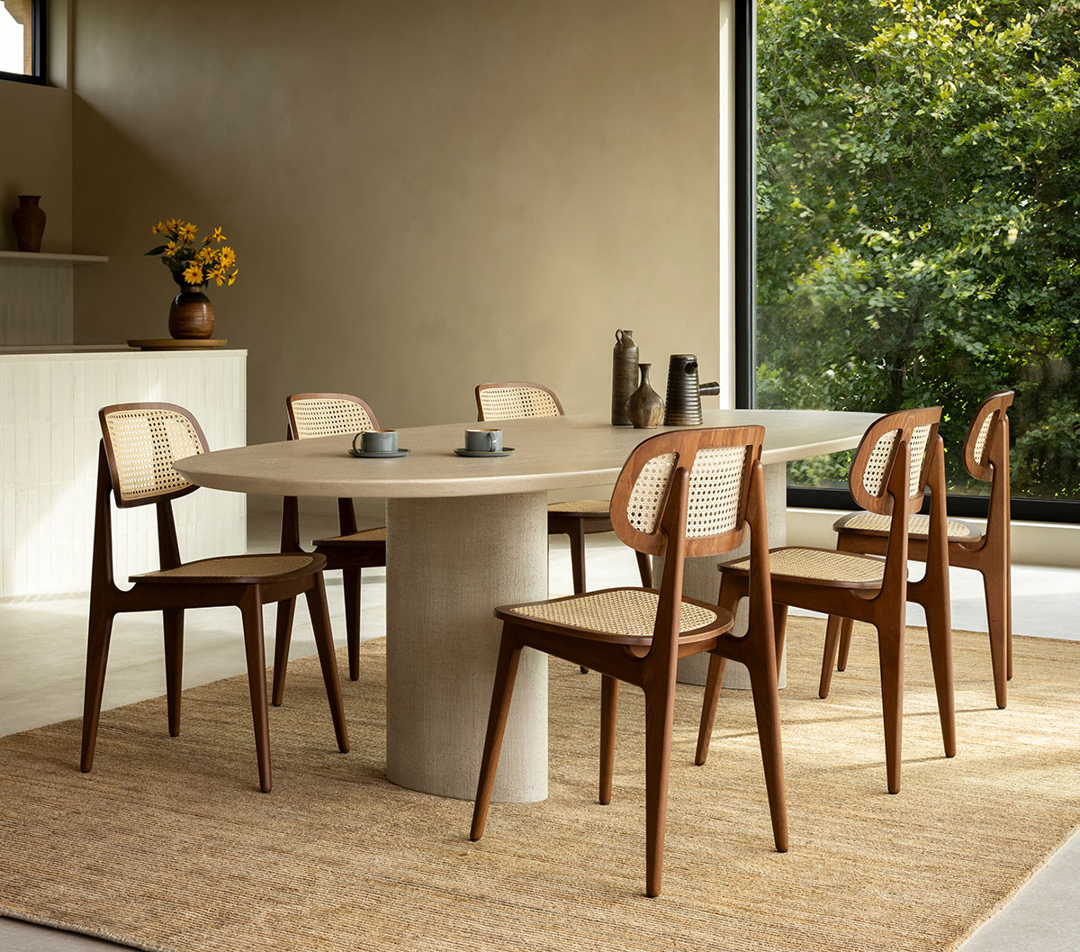 Ari Dining Table Ellipse