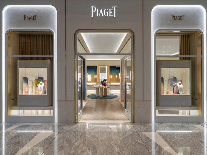 Venetian plaster feature wall by L'Forma at the Piaget boutique, New York