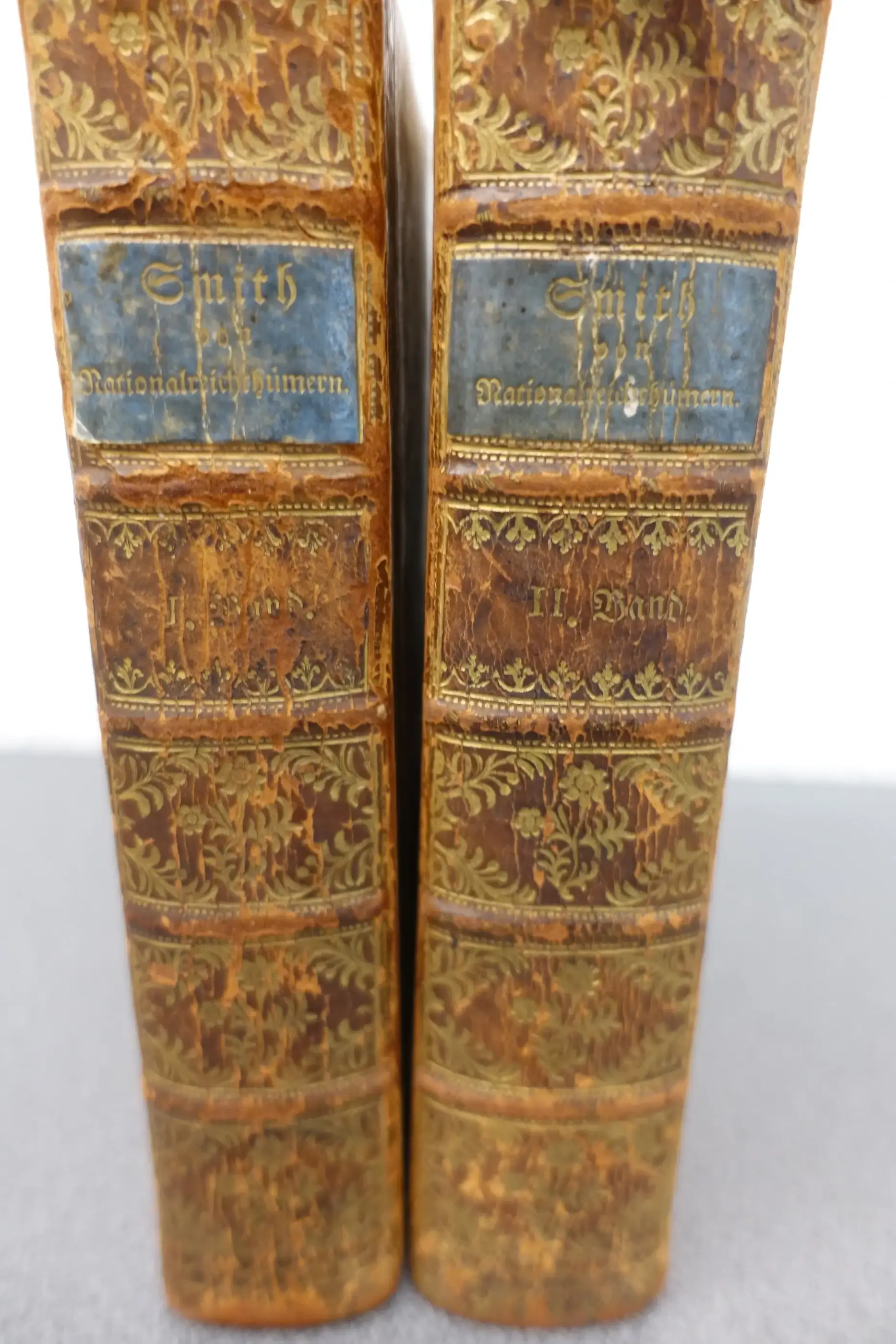 Die deutsche Erstausgabe von Wealth of Nations. Die Übersetzung stammt von einem gewissen Johann Friedrich Schiller.