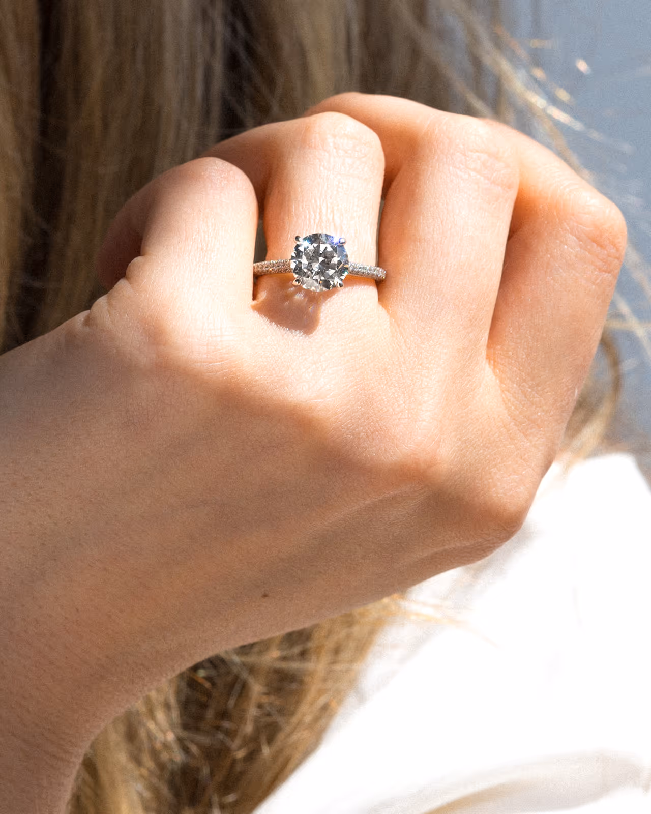 Custom Round Diamond Engagement Ring