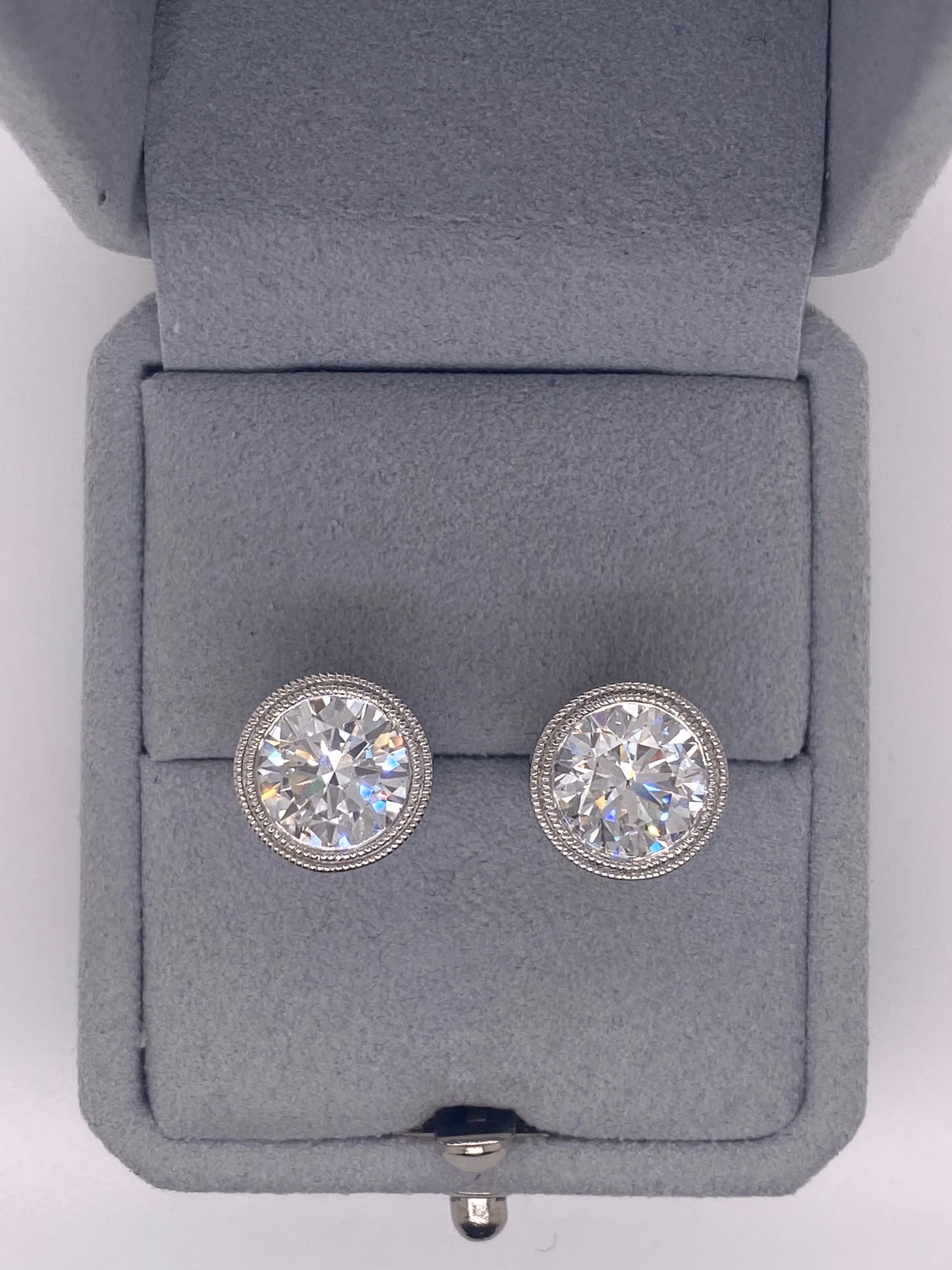 Round Diamond Earrings