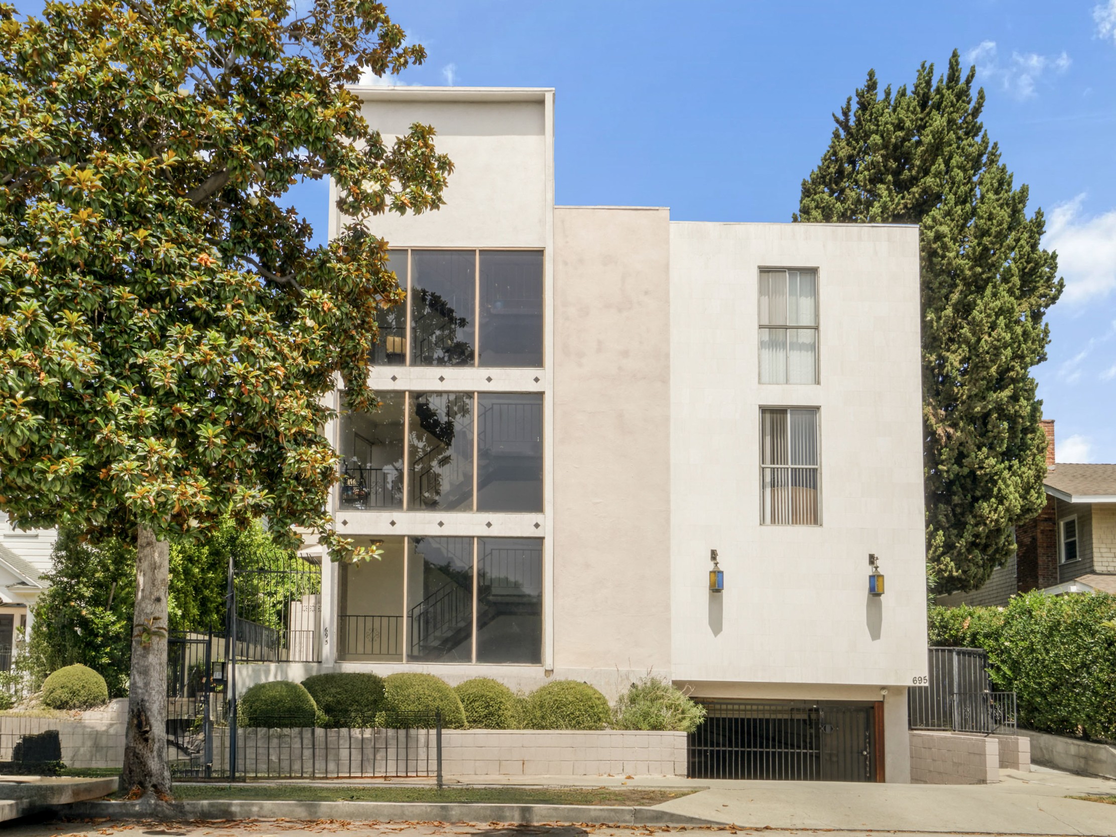 Apartment building for sale in los angeles