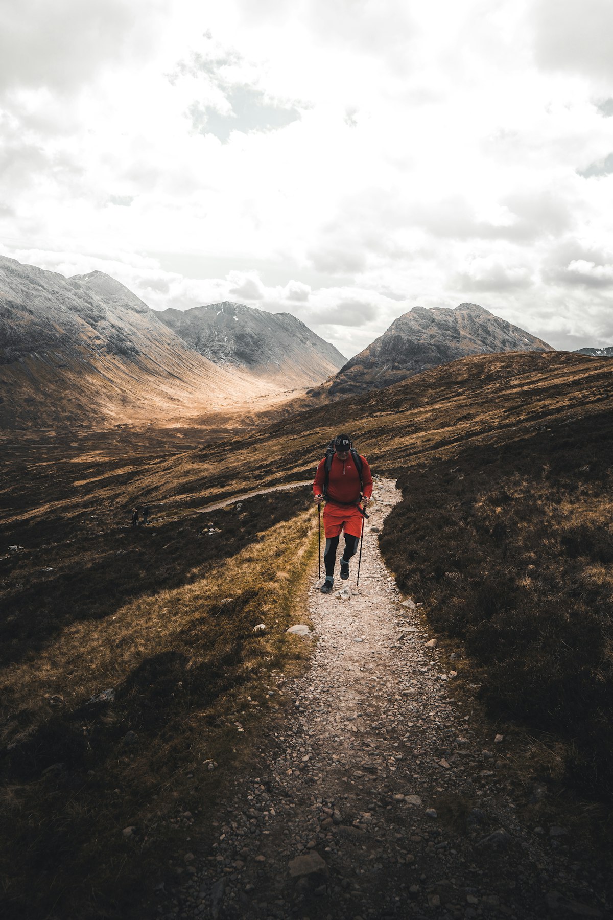 Minimalist IV therapy icon set featuring customizable add-ons for hydration, detox, and recovery.