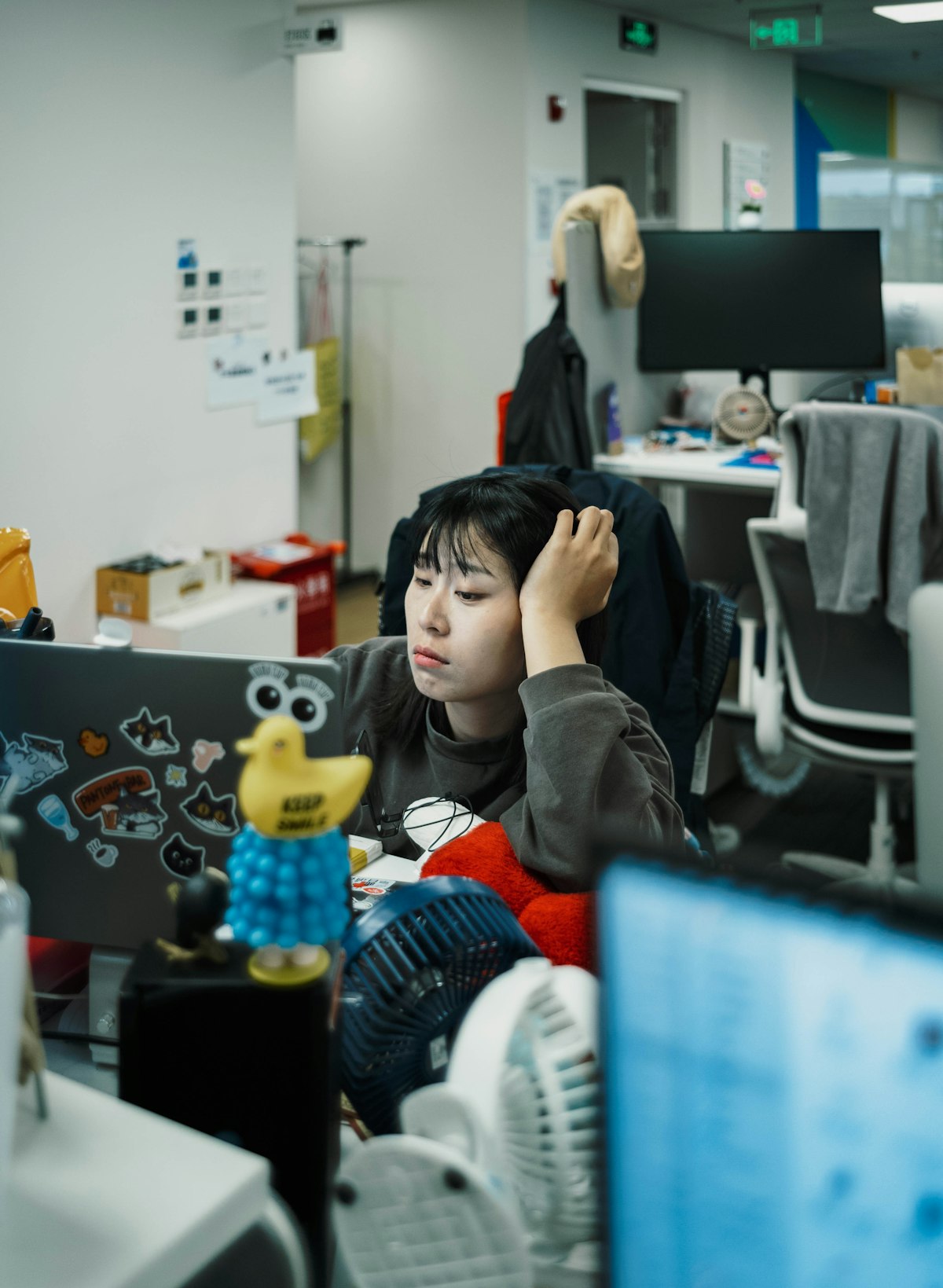 Minimalist IV therapy icon set featuring customizable add-ons for hydration, detox, and recovery.