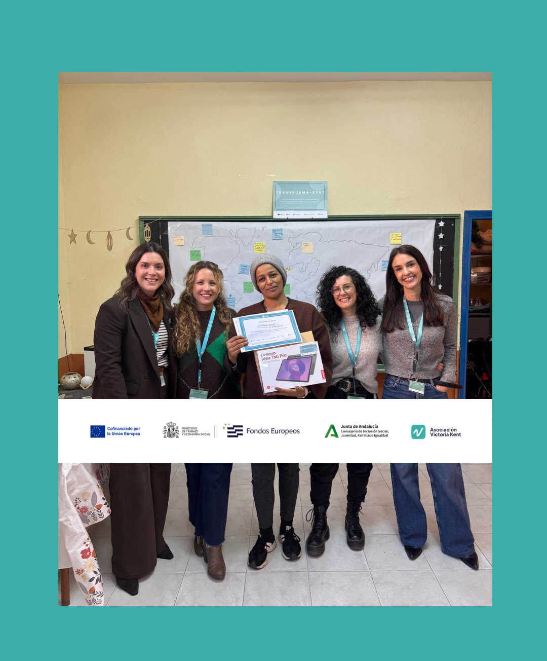 Entrega de un kit digital en el marco del proyecto TRANSFORMAKENT