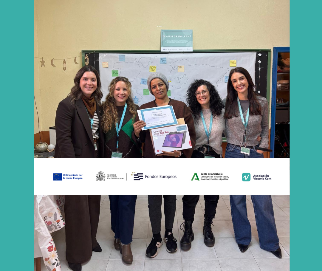 Entrega de un kit digital en el marco del proyecto TRANSFORMAKENT