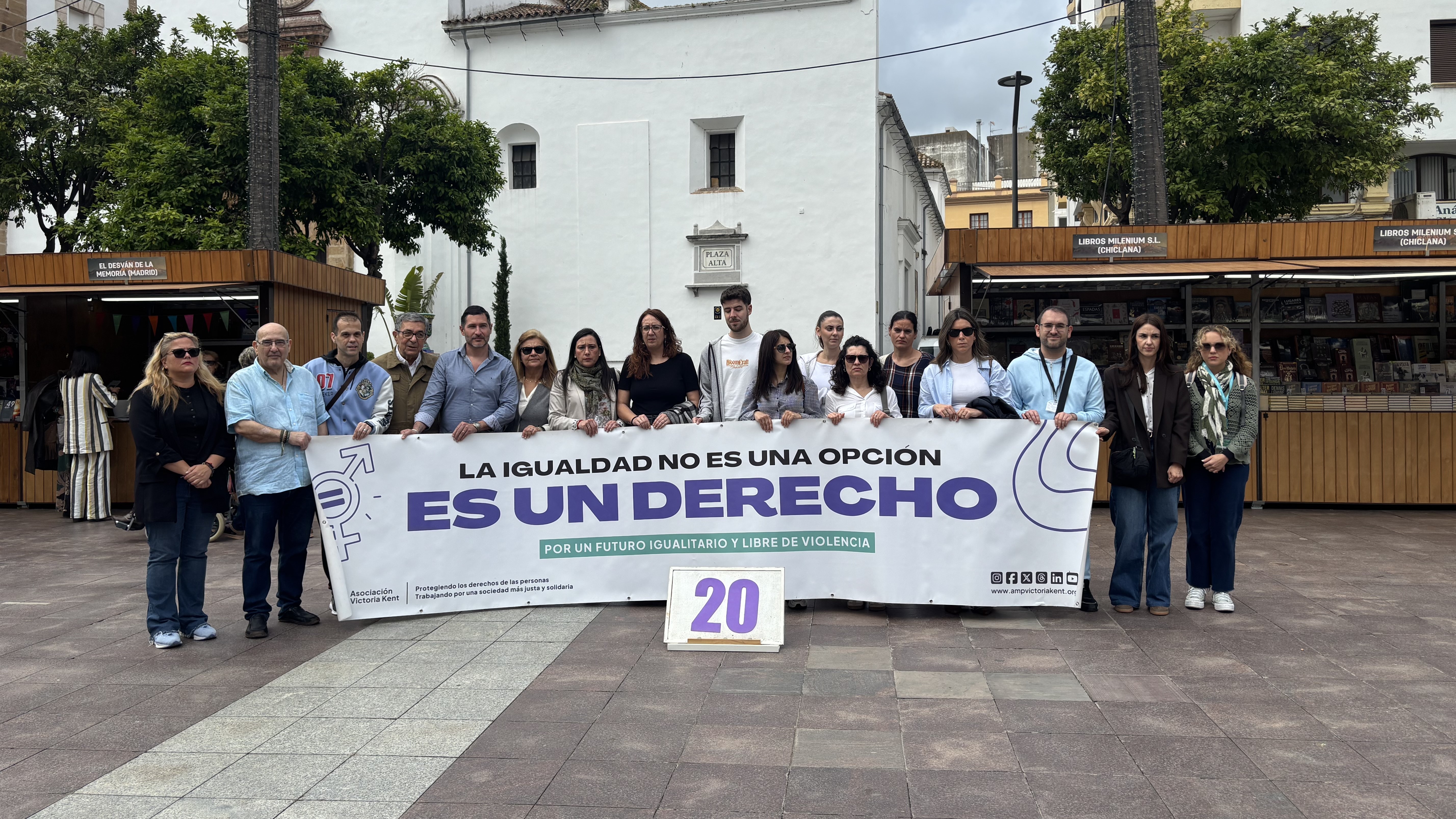 Jueves de Silencio y Reflexión: Concentración Mensual de Abril