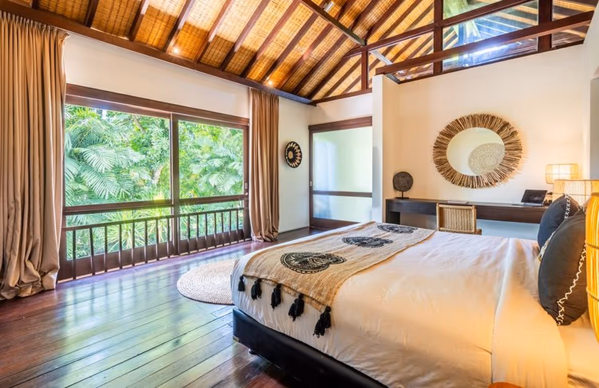 freehold villa for sale in Seminyak