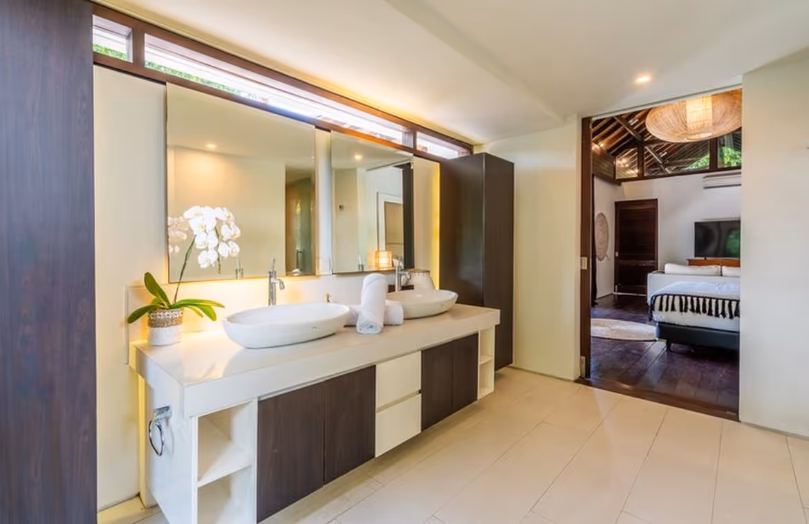 freehold villa for sale in Seminyak