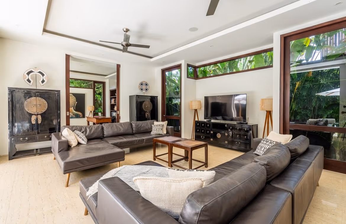 freehold villa for sale in Seminyak