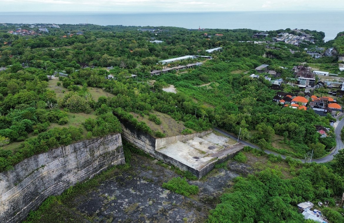 Exclusive 425 sqm Plot in Ungasan’s Prestigious Hillside Enclave